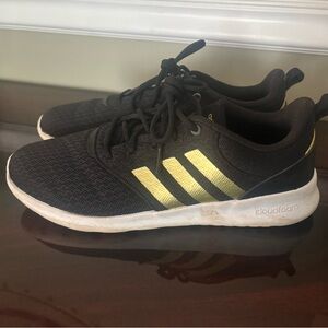 Adidas cloudfoam size 9.5 womans good condition